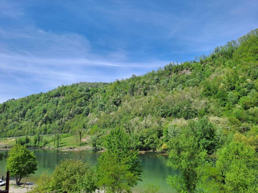 Zlatna Plaza Appartement Bratunac Buitenkant foto