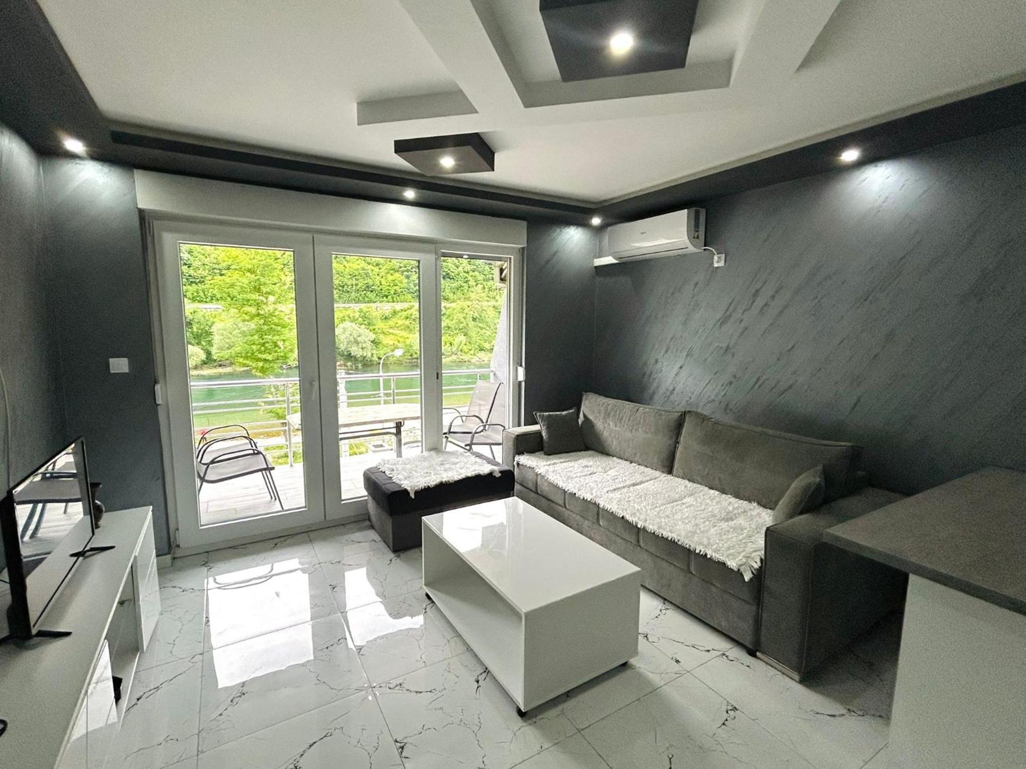 Zlatna Plaza Appartement Bratunac Buitenkant foto
